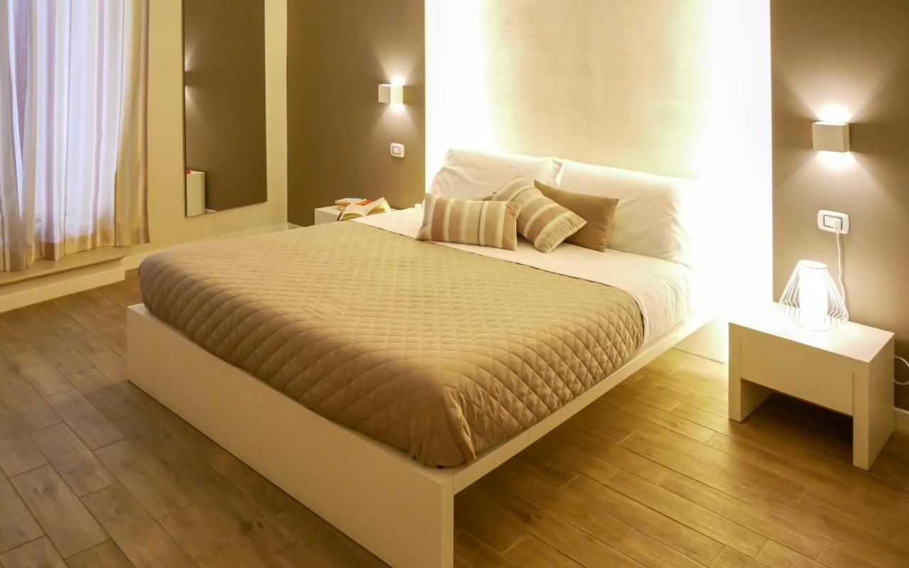 La Banchina Holiday Rooms Trani Exterior photo