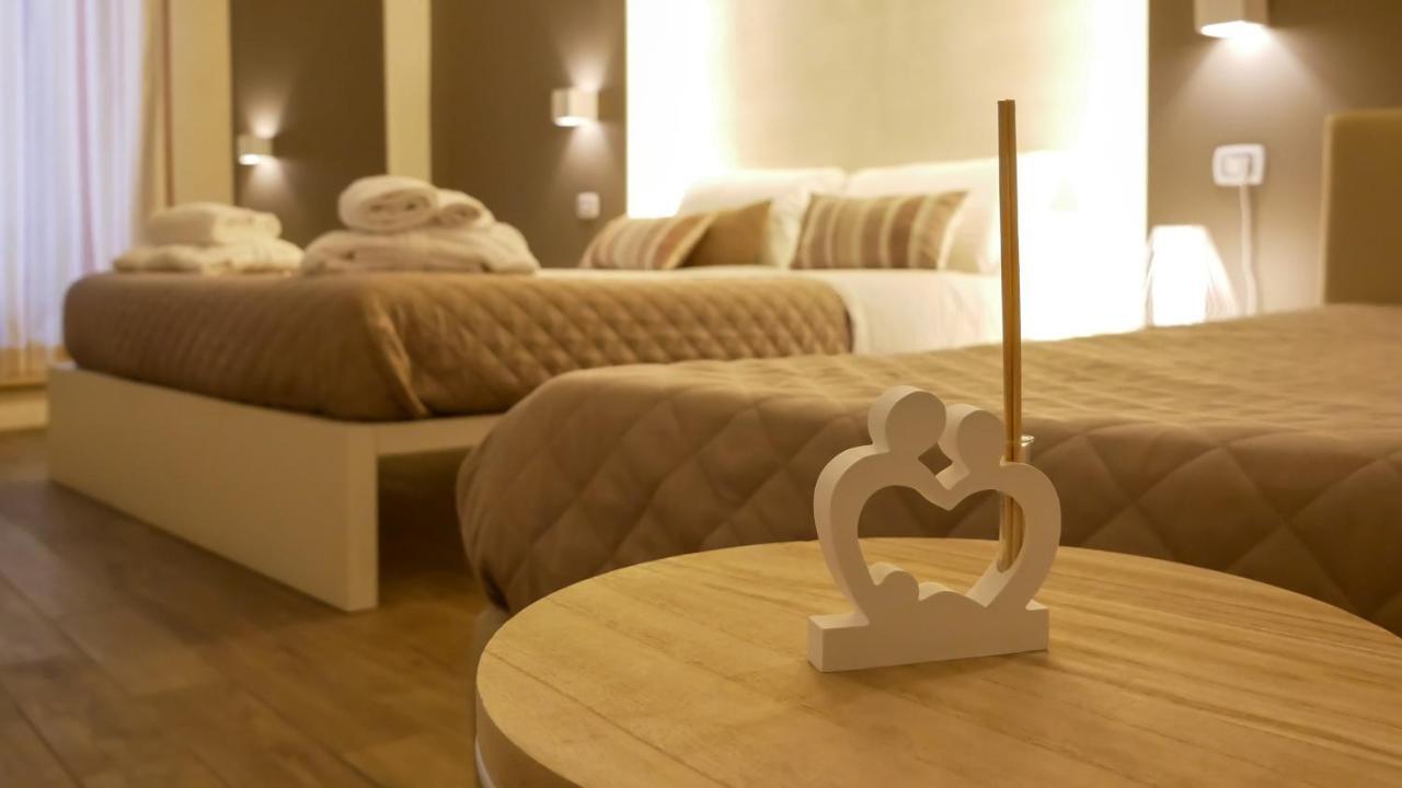 La Banchina Holiday Rooms Trani Exterior photo