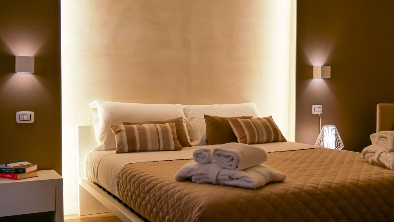 La Banchina Holiday Rooms Trani Exterior photo