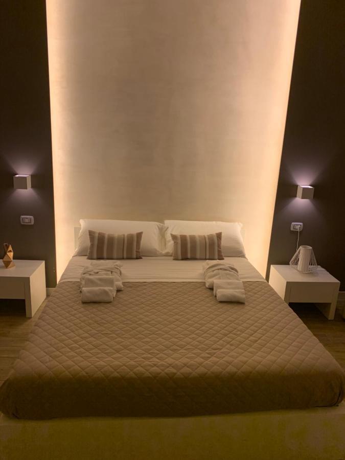 La Banchina Holiday Rooms Trani Exterior photo
