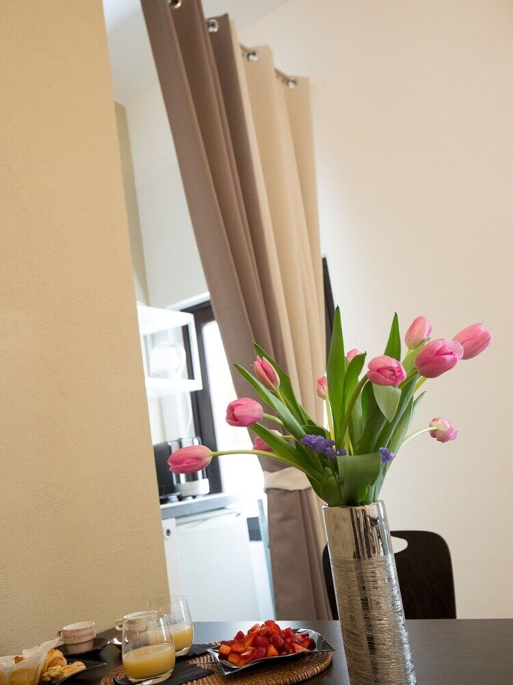 La Banchina Holiday Rooms Trani Exterior photo